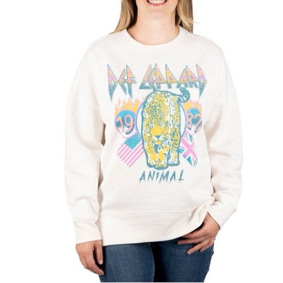 Def Leppard Tops - Def Leppard Crewneck Fleece